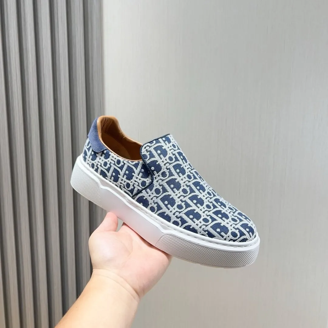 Men's men's shoes💰P380💰[DIOR] Dior's new slip-on shoes🆕Exclusive hot-selling items✨Very comfortable on the feet, fine workmanship Material: Original fabric➕High-quality sheepskin lining + original wear-resistant outsole👍🏻Features: High-end and comfortable, purely handmade to create the perfect shoe that suits you best. Number of yards: 38–45